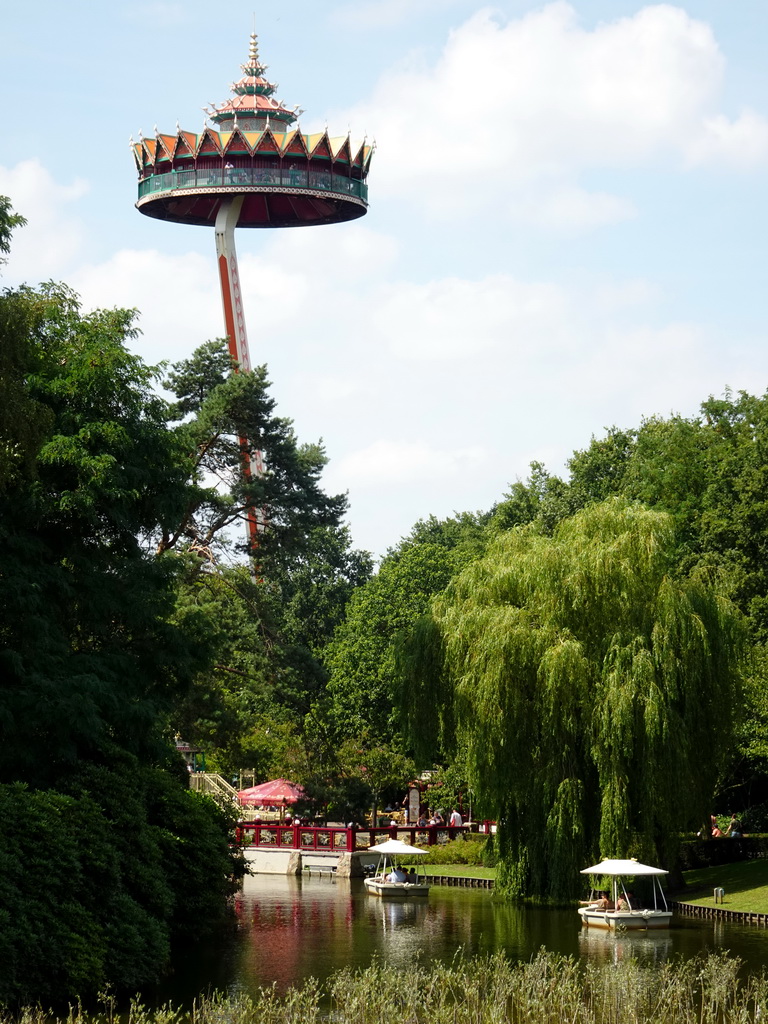 Gondolettas at the Gondoletta lake and the Pagoda attraction at the Reizenrijk kingdom