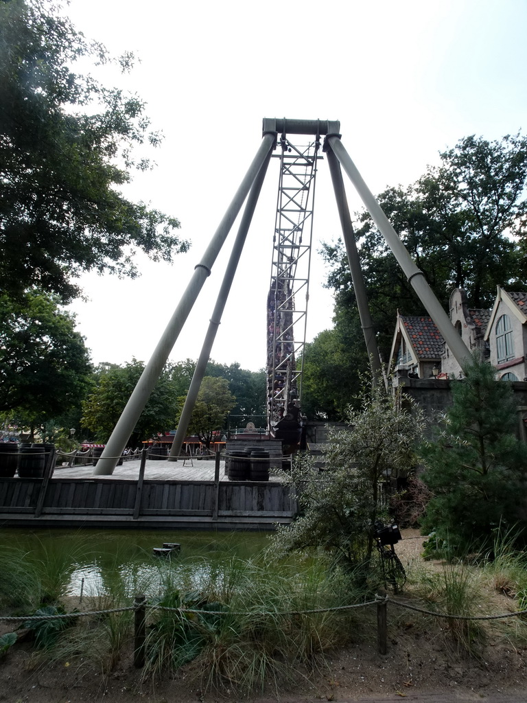 The Halve Maen attraction at the Ruigrijk kingdom, viewed from the waiting line for the Oude Tufferbaan attraction