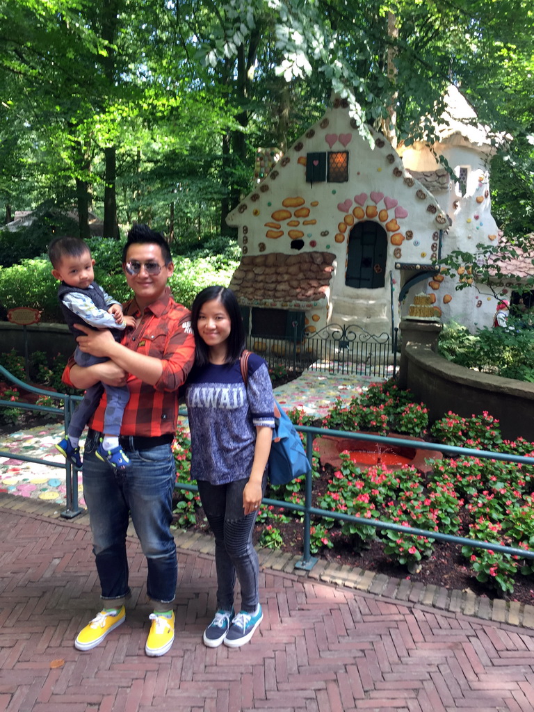 Miaomiao`s friends in front of the Hansel and Gretel attraction at the Fairytale Forest at the Marerijk kingdom