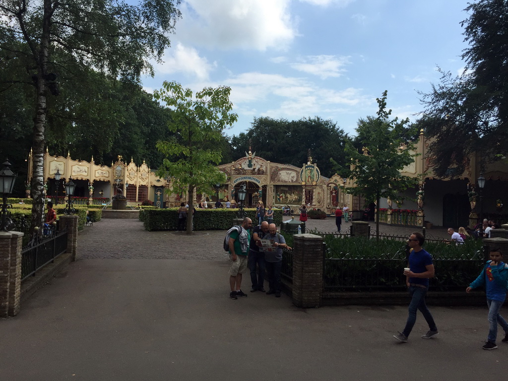 Front of the Stoomcarrousel attraction at the Marerijk kingdom