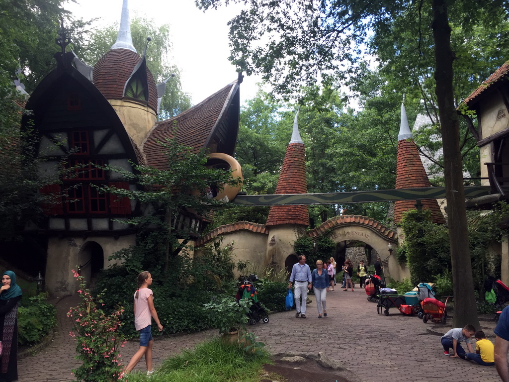 The Lonkhuys building and entrance gate of the Laafland attraction at the Marerijk kingdom