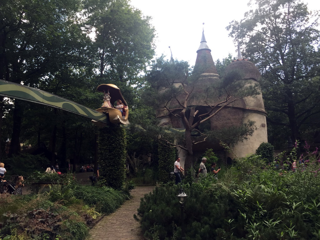 Monorail and the Lavelhuys building at the Laafland attraction at the Marerijk kingdom