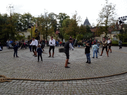 Sword fighters and children at the Ton van de Ven square at the Marerijk kingdom