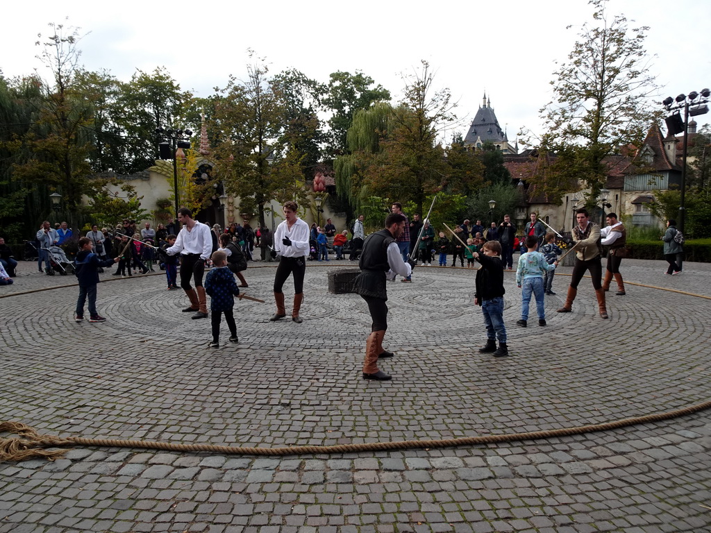 Sword fighters and children at the Ton van de Ven square at the Marerijk kingdom