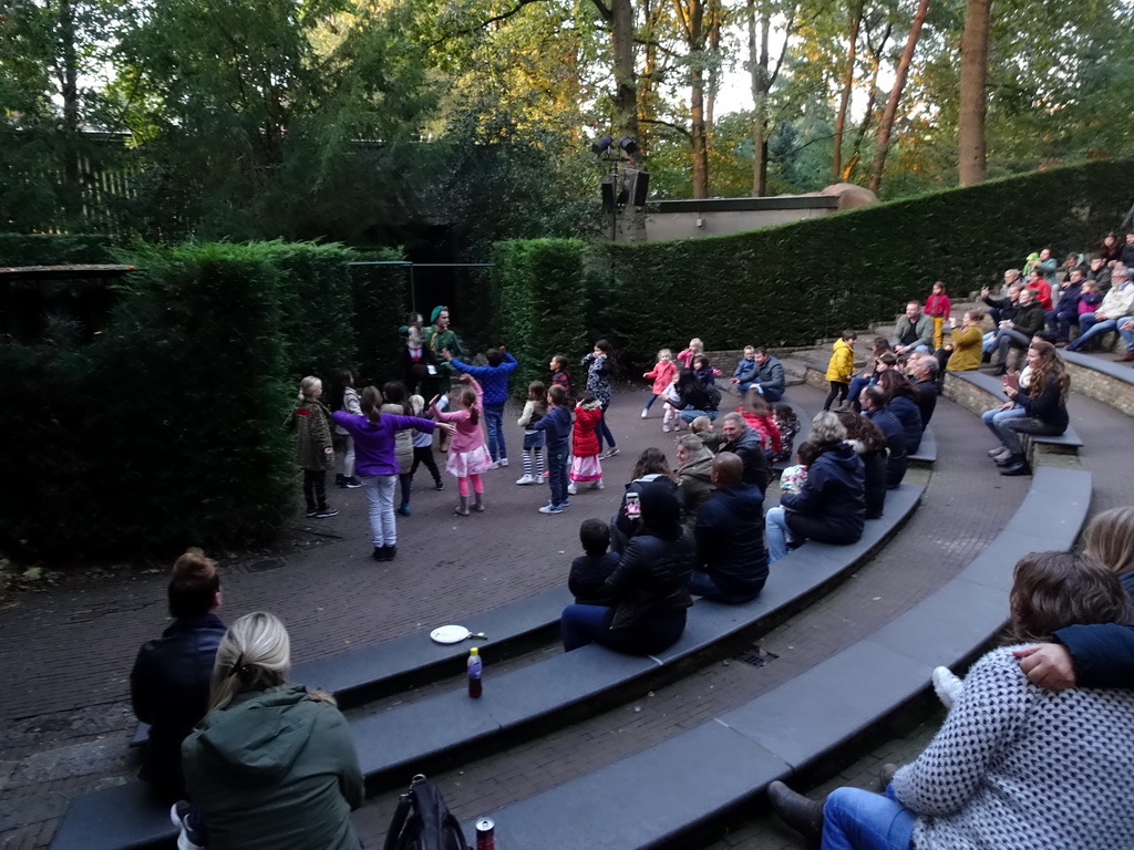 Actor with hand puppet during the Sprookjesboom Show at the Open-air Theatre at the Fairytale Forest at the Marerijk kingdom