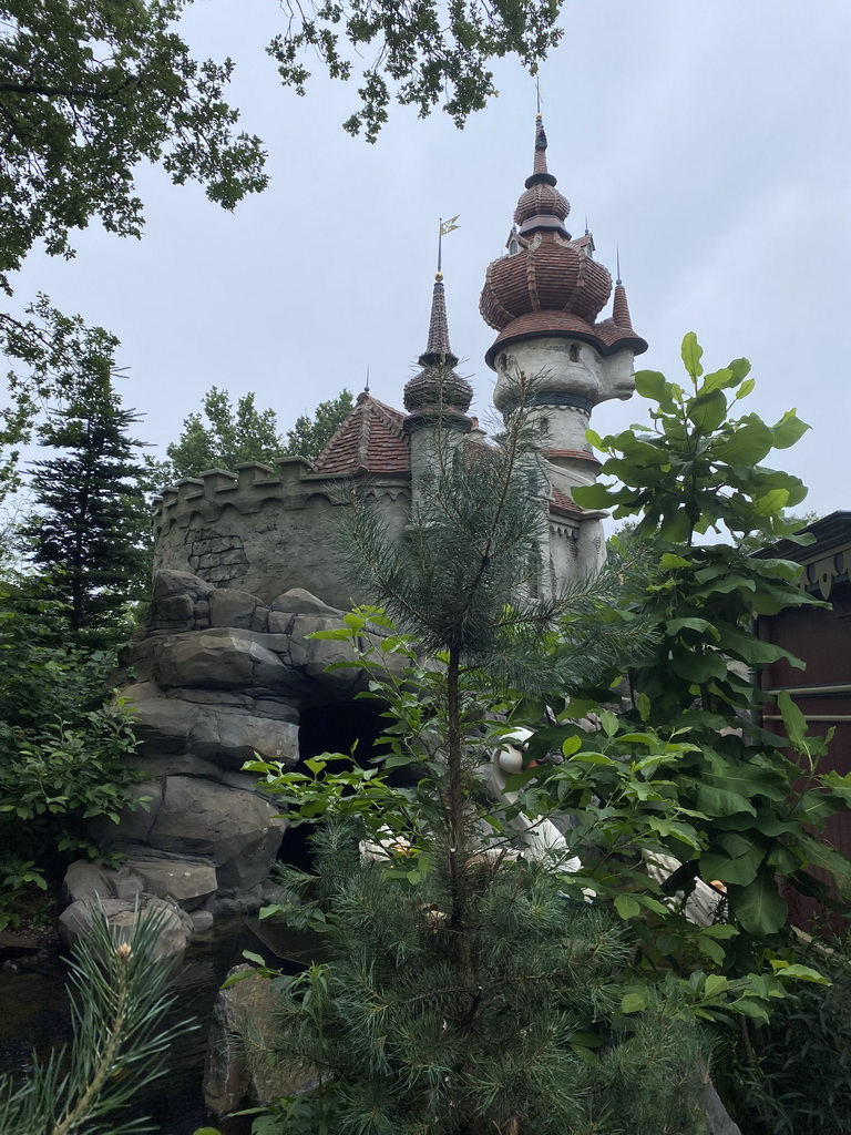 The Six Swans attraction at the Fairytale Forest at the Marerijk kingdom, viewed from the waiting line