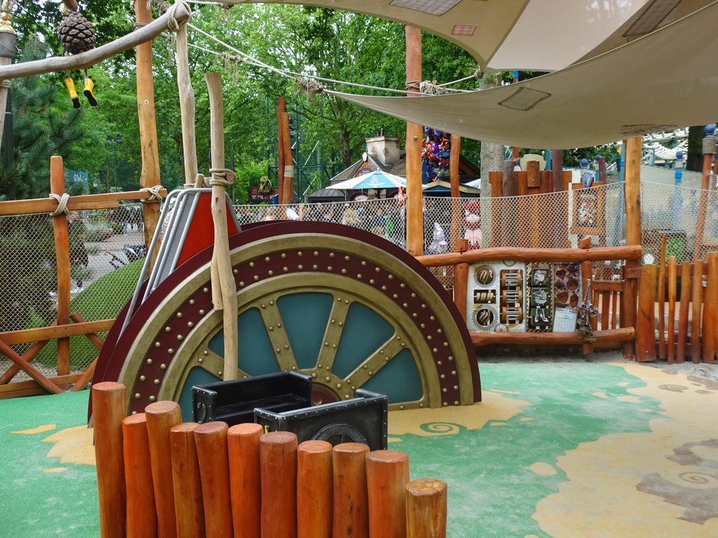 Slide and puzzles at the Nest! play forest at the Ruigrijk kingdom