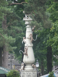 Fountain at the Ruigrijkplein square at the Ruigrijk kingdom