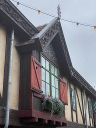 Main building at the Max & Moritz attraction at the Anderrijk kingdom, viewed from the waiting line