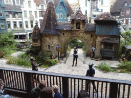 Actors on the stage of the Raveleijn theatre at the Marerijk kingdom, during the Raveleijn Parkshow