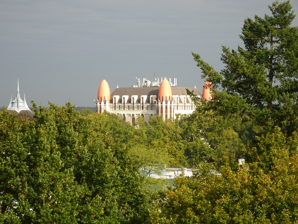 The Vogel Rok attraction at the Reizenrijk kingdom and the Efteling Hotel, viewed from the Pagoda attraction
