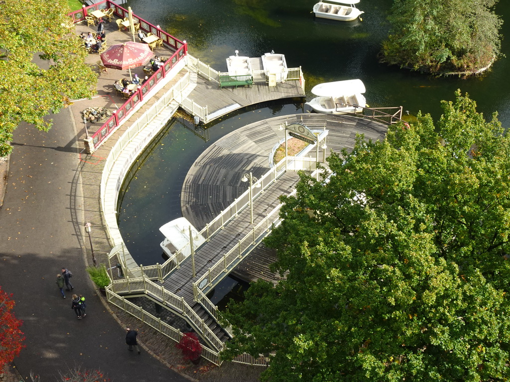 Entry platform of the Gondoletta attraction at the Reizenrijk kingdom, viewed from the Pagoda attraction