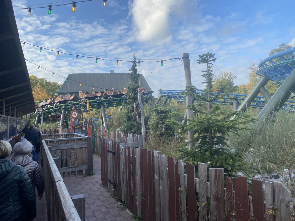 The Max & Moritz attraction at the Anderrijk kingdom, viewed from the waiting line