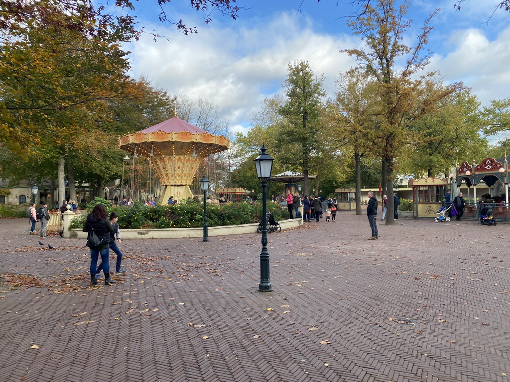 The Anton Pieck Plein square with the Grote Zweefmolen and Kleine Zweefmolen carousels at the Marerijk kingdom