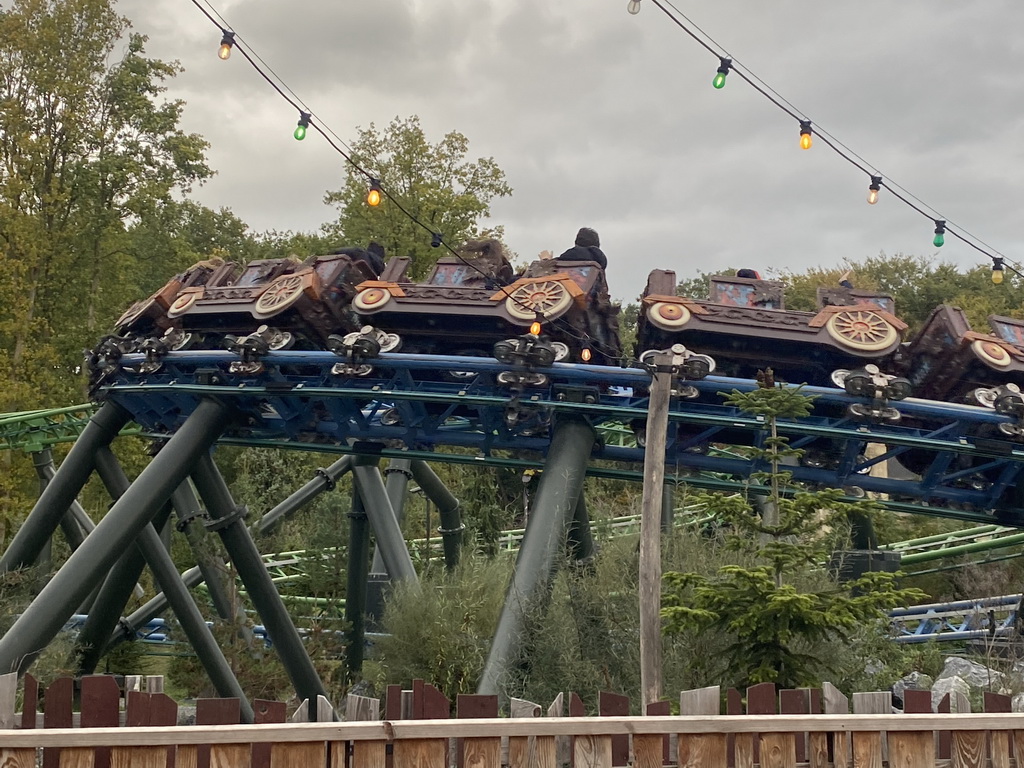 Cars at the Max & Moritz attraction at the Anderrijk kingdom, viewed from the waiting line