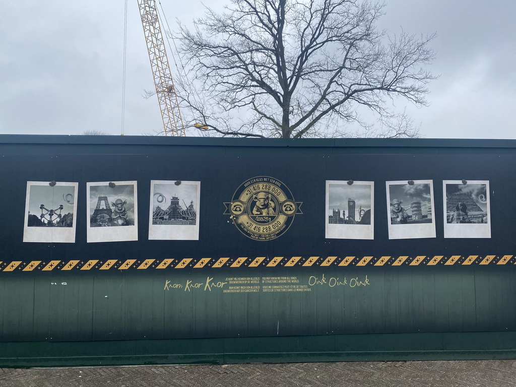 Front of the construction site of the Efteling Grand Hotel, viewed from the Dwarrelplein square