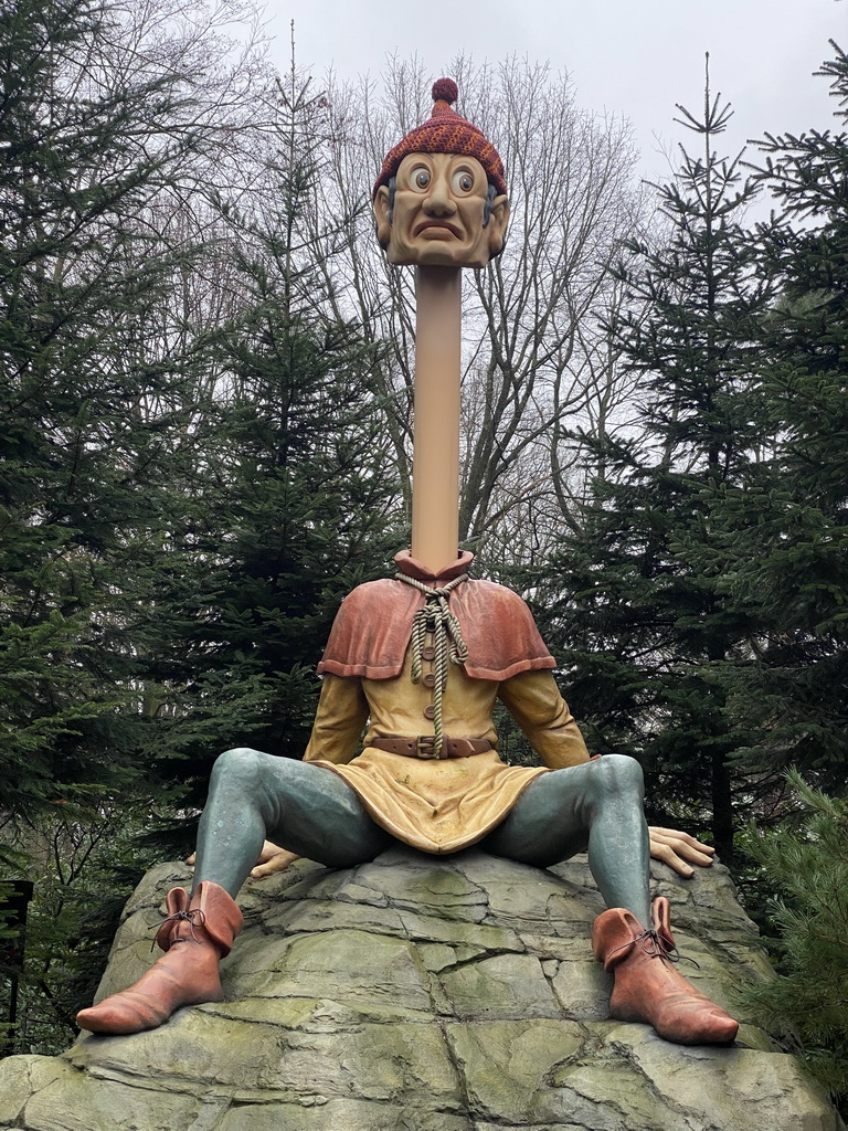 Langnek at the Six Servants attraction at the Fairytale Forest at the Marerijk kingdom