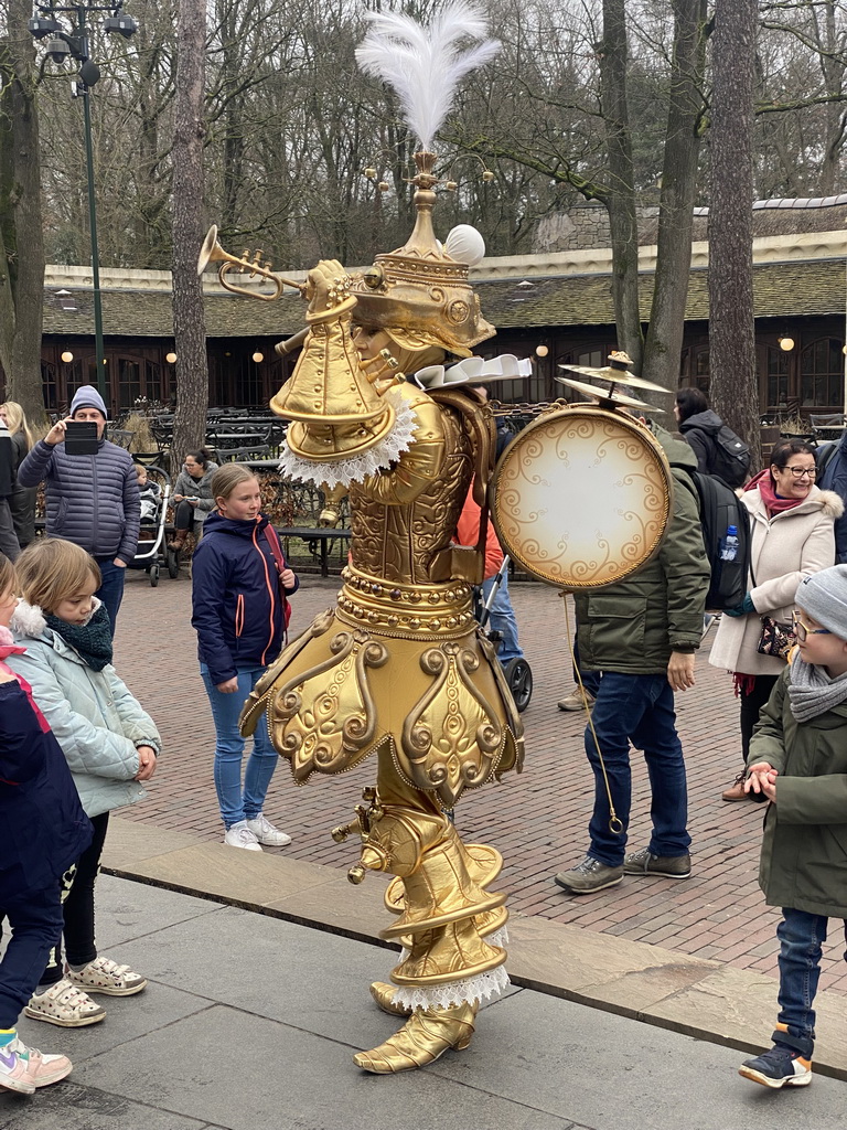 Actor from the Music Tour of the Symbolica attraction at the Pardoes Promenade at the Fantasierijk kingdom