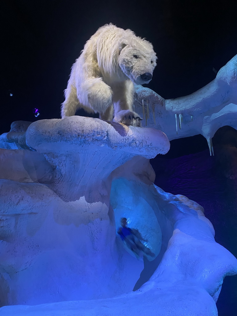 Polar bear statue at the Speelwereld playground at the Fabula attraction at the Anderrijk kingdom