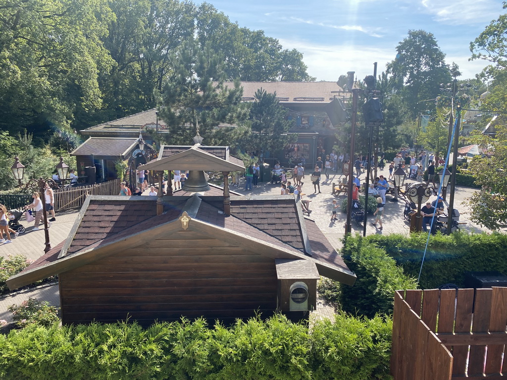 The Max & Moritz Square at the Anderrijk kingdom, viewed from the waiting line at the Max & Moritz attraction