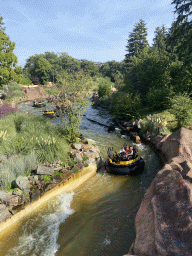 Boats at the Piraña attraction at the Anderrijk kingdom, viewed from the suspension bridge at the south side