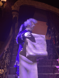 The lackey O.J. Punctuel and the jester Pardoes in the Lobby of the Symbolica attraction at the Fantasierijk kingdom