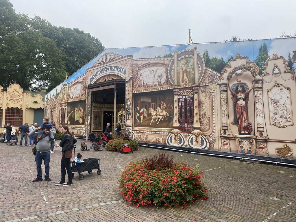 Front of the Stoomcarrousel attraction at the Carrouselplein square at the Marerijk kingdom