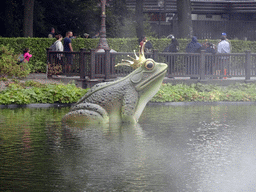 Frog statue at the Aquanura lake at the Anderrijk kingdom