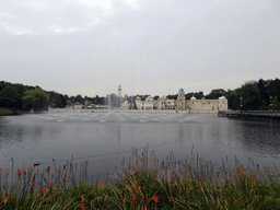 Water show at the Aquanura lake and the Fata Morgana attraction of the Anderrijk kingdom