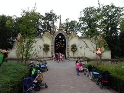 Front of the Droomvlucht attraction at the Marerijk kingdom