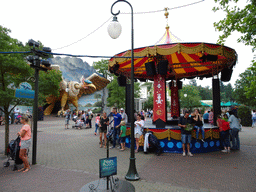 Stage of the Jokie and Jet attraction and the front of the Vogel Rok attraction at the Reizenrijk kingdom