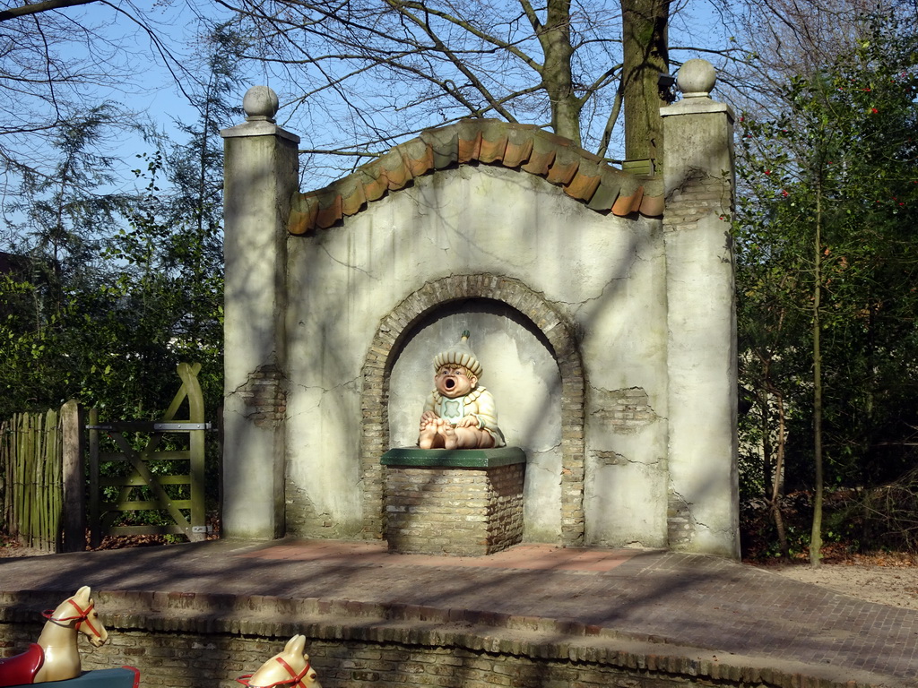Baby Gijsje trash can at the Kindervreugd playground at the Marerijk kingdom
