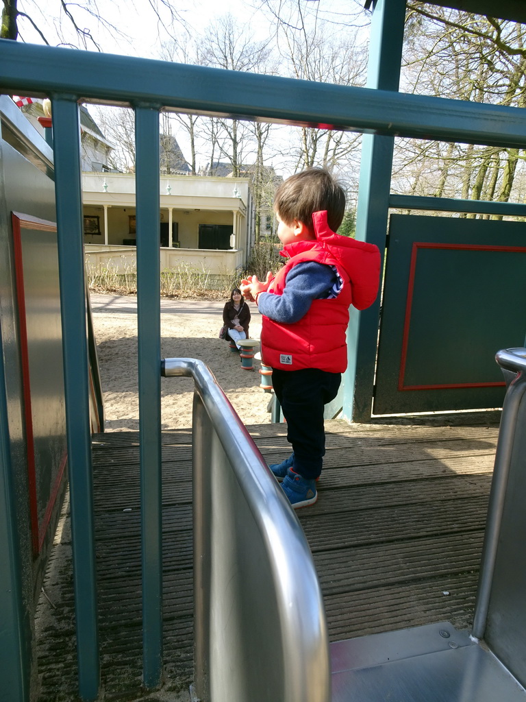 Miaomiao and Max at the Kindervreugd playground at the Marerijk kingdom