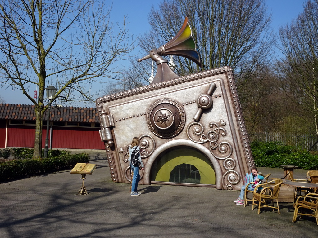 The Kluis cash machine at the Dwarrelplein square