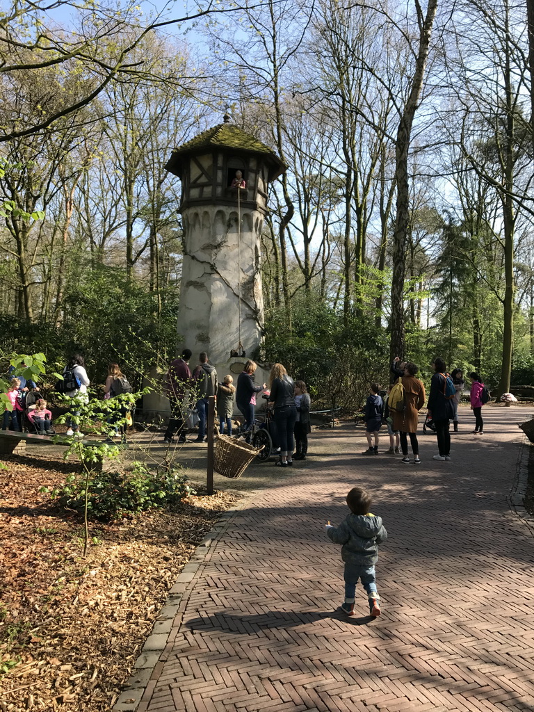 Max at the Rapunzel attraction at the Fairytale Forest at the Marerijk kingdom