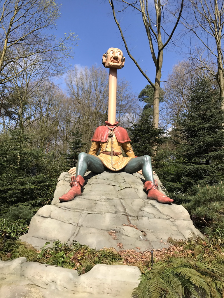 Langnek at the Six Servants attraction at the Fairytale Forest at the Marerijk kingdom