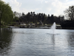 The Gondoletta lake at the Reizenrijk kingdom and the Kinderspoor attraction at the Ruigrijk kingdom