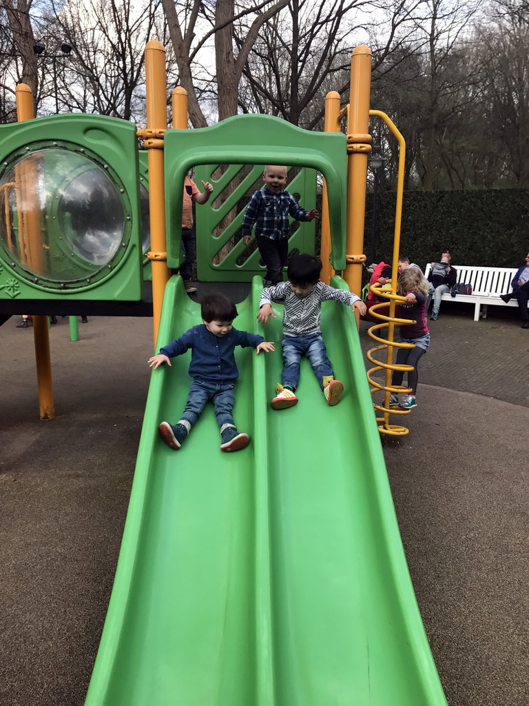 Max and his friend at the Kleuterhof playground at the Reizenrijk kingdom