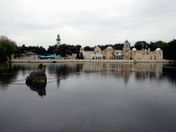 The Aquanura lake and the Fata Morgana attraction of the Anderrijk kingdom