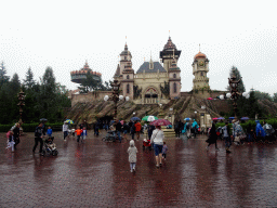 The Symbolica attraction at the Fantasierijk kingdom and the Pagode attraction at the Reizenrijk kingdom