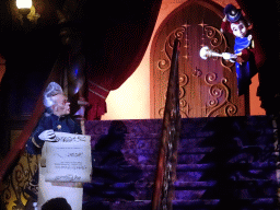 The lackey O.J. Punctuel and the jester Pardoes in the Lobby of the Symbolica attraction at the Fantasierijk kingdom