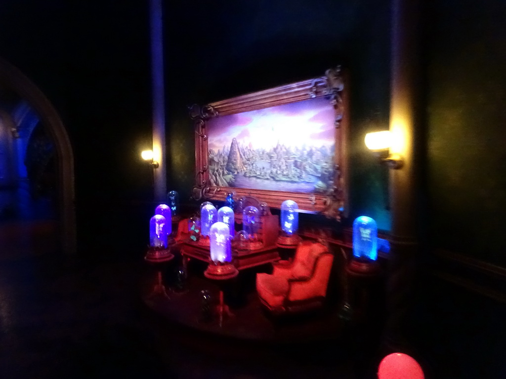 Painting and butterflies at the Panorama Salon in the Symbolica attraction at the Fantasierijk kingdom