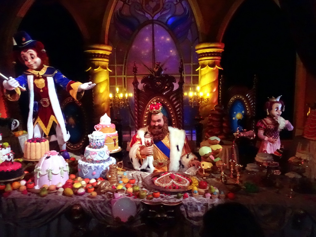 Jester Pardoes, King Pardulfus and Princess Pardijn at the Royal Hall in the Symbolica attraction at the Fantasierijk kingdom