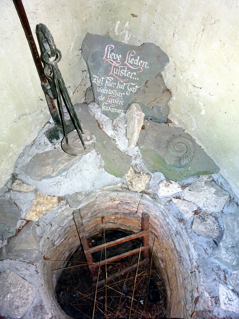 The hole from which the Laaf people came, in the Loof en Eerhuys building at the Laafland attraction at the Marerijk kingdom