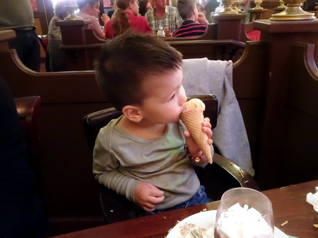 Max having an ice cream at Pinokkio`s restaurant at the Fantasierijk kingdom