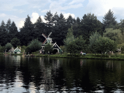 The Kinderspoor attraction at the Ruigrijk kingdom, viewed from our Gondoletta at the Gondoletta attraction at the Reizenrijk kingdom