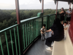 Miaomiao and Max at the Pagode attraction at the Reizenrijk kingdom