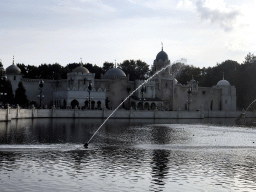 The Aquanura lake at the Fantasierijk kingdom and the Fata Morgana attraction of the Anderrijk kingdom, during the water show