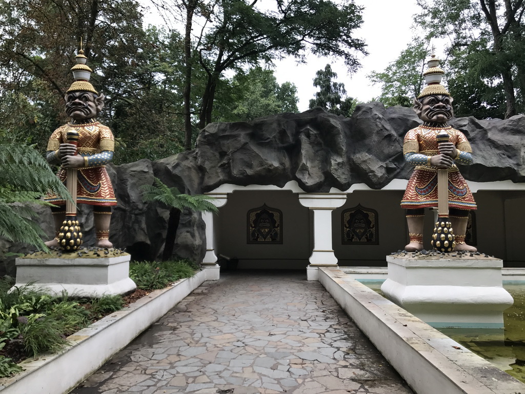 Statues in front of the Indian Water Lilies attraction at the Fairytale Forest at the Marerijk kingdom