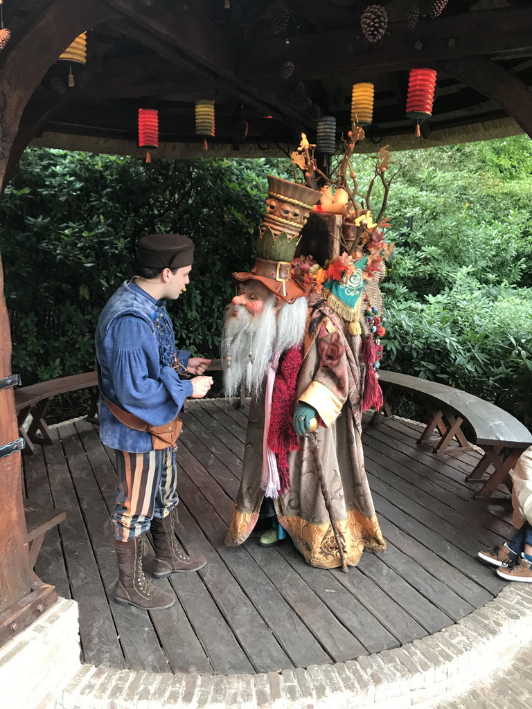 The Sprookjessprokkelaar at the entrance to the Fairytale Forest at the Marerijk kingdom